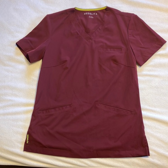 Medalita XXS Calyx Scrub Top & XS Helio Scrub Pant in Sangria - Picture 1 of 2